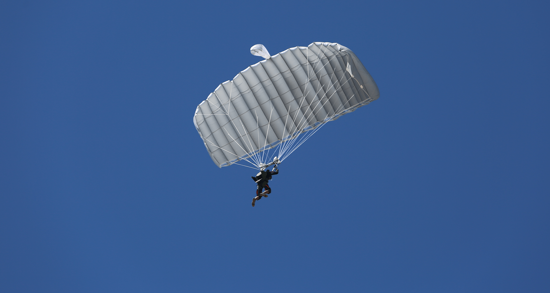 MACH V Military Freefall Parachute System - FXC Corporation / Guardian  Parachute