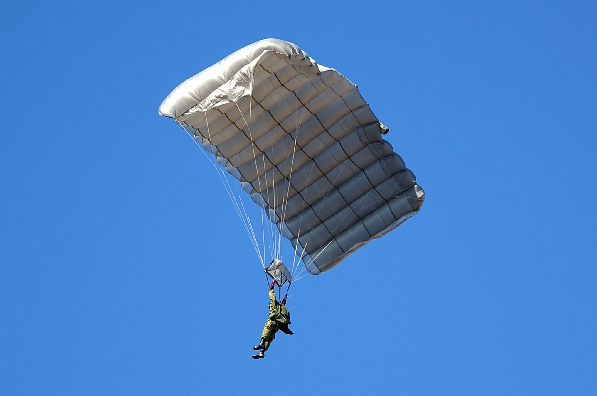 military freefall parachutes